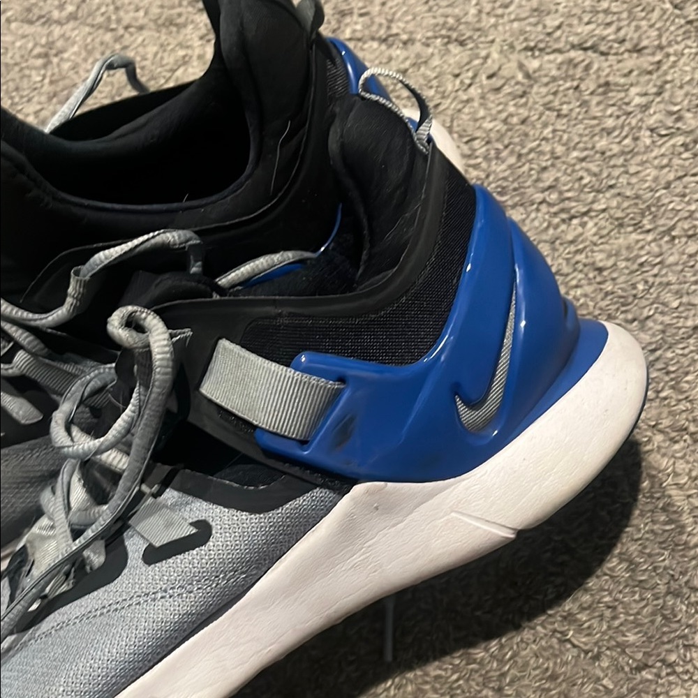 Nike Gray and Black Athletic Shoes with Cushioned Midsole - Picture 4 of 8